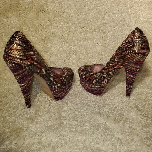 Mona Mia Collezion Leopard Stiletto heels sz 7 1/2 - Picture 8 of 13